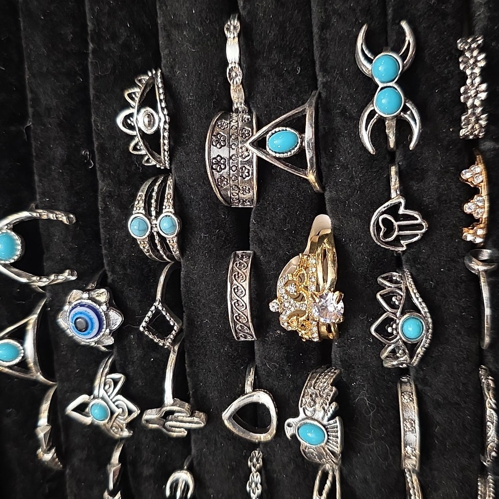 Lot of 30pcs fashion rings - Picture 3 of 3